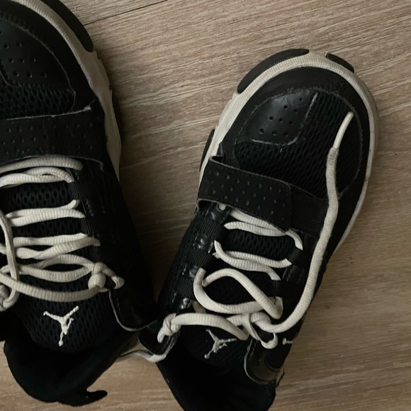 Jordan running shoes - Picture 2 of 5